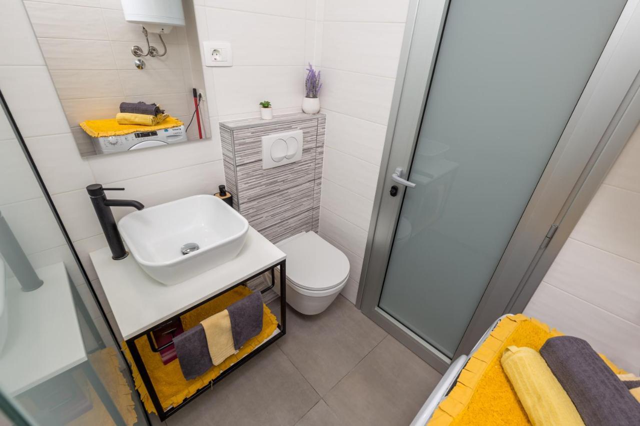 Sunny Studio Apartment With Balcony Rijeka Ngoại thất bức ảnh